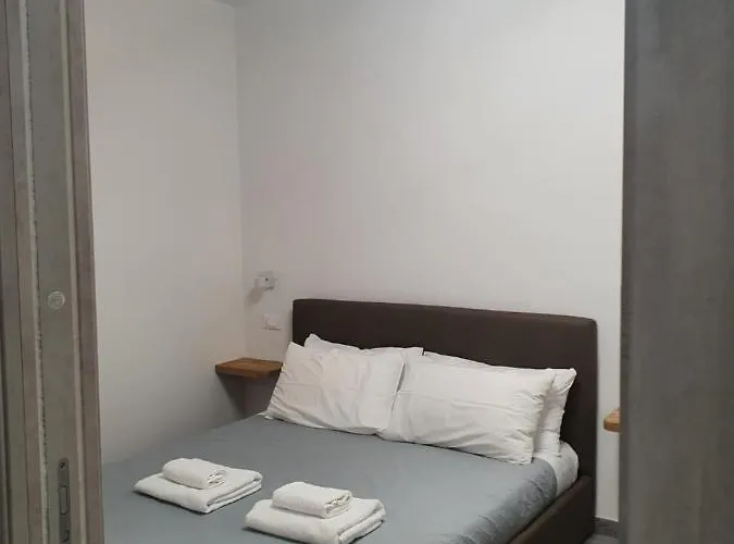 5 Terre Station Rooms